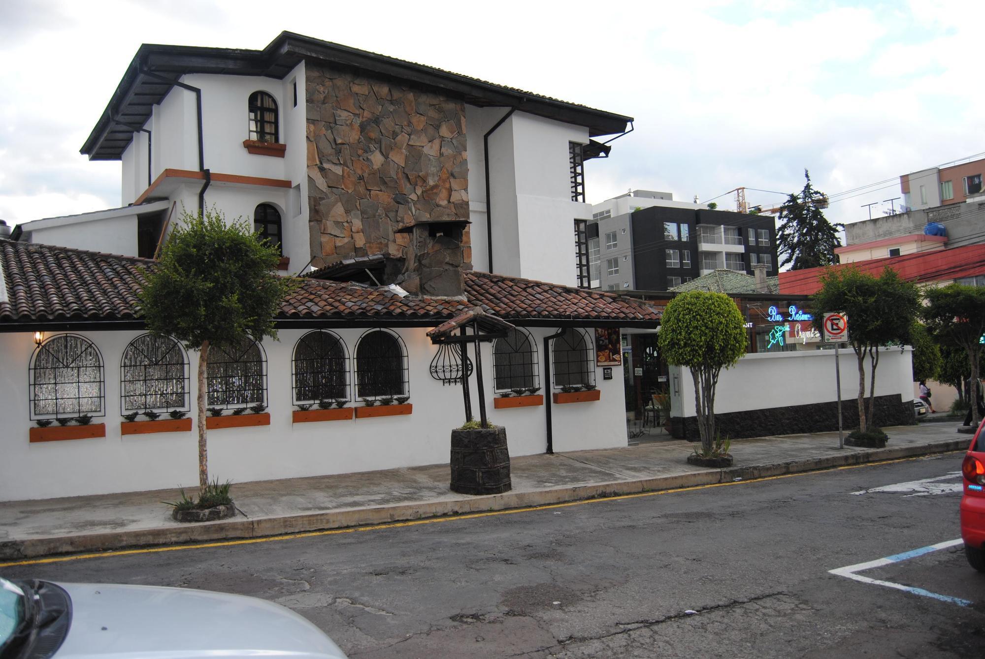 Hotel Fuente De Piedra I Quito Extérieur photo